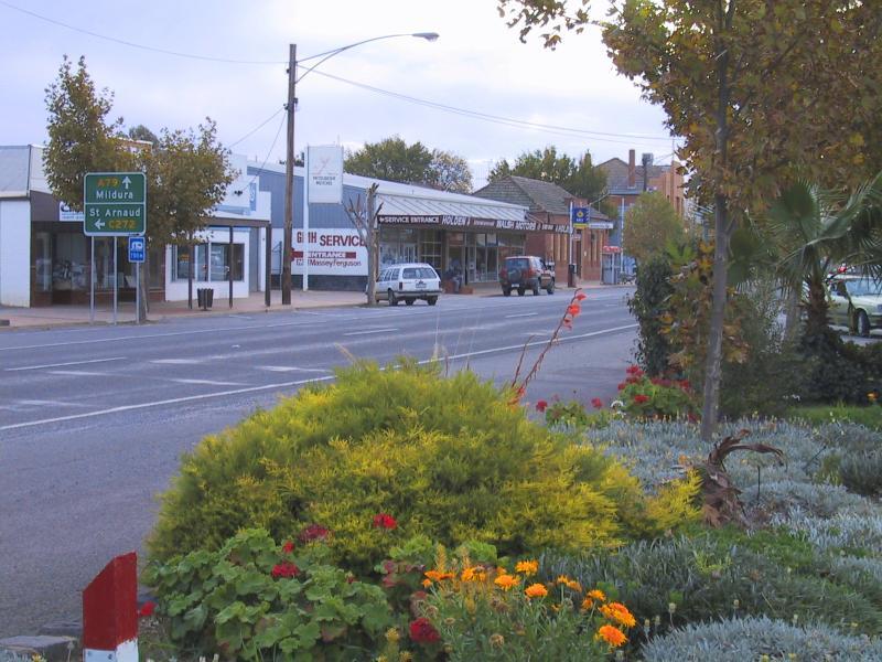 Charlton - Shops and commercial centre, High Street (Calder Highway) - View north-west along High St at Learmonth St