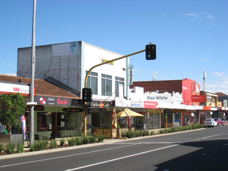 Chelsea - Shops and commercial centre along Nepean Highway: View north along Nepean Hwy at Chelsea Rd