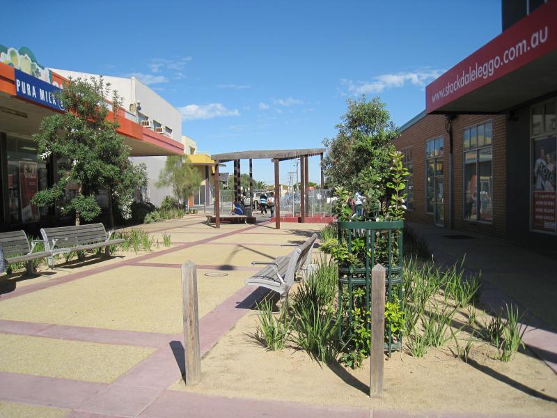 Chelsea - Shops and commercial centre along Nepean Highway: View west along Strand near Nepean Hwy