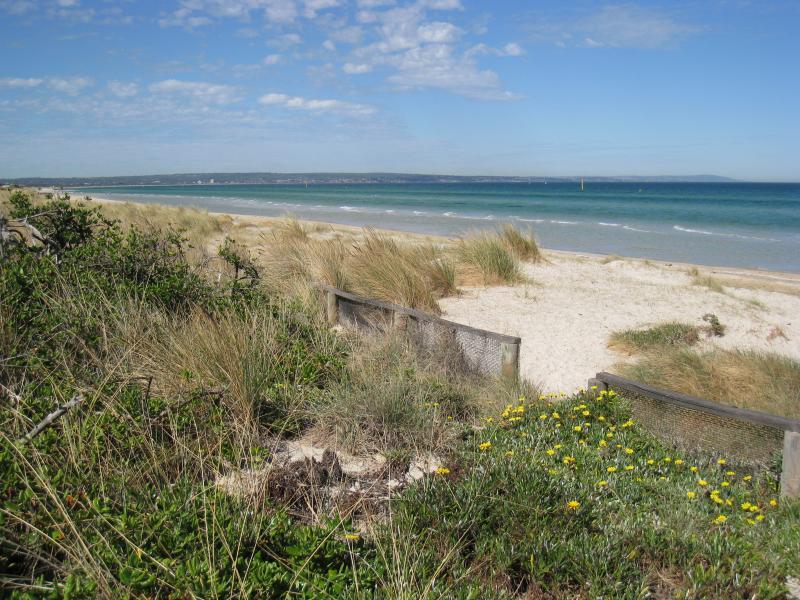 Chelsea - Beach and foreshore south of pier: View south-west across beach from end of Shenfield Av