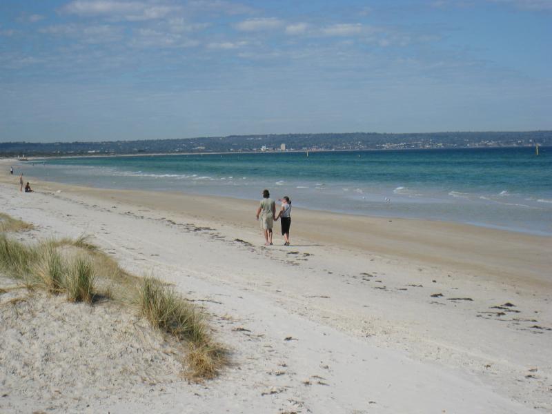 Chelsea - Beach and foreshore south of pier: Southerly view along beach