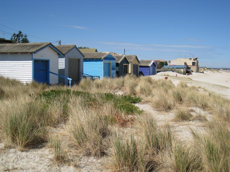 Chelsea - Beach and foreshore around pier and north of pier: Bathing boxes, view south along foreshore towards Chelsea Yacht Club