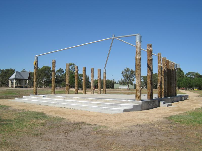 Chelsea - Bicentennial Park: Southern Poles sound stage