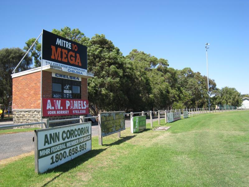 Chelsea - Chelsea Recreation Reserve: Edge of oval