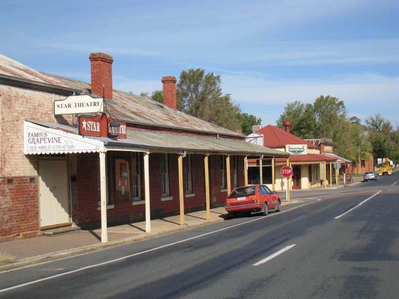 Chiltern - Shops and commercial centre, Conness Street and Main Street: View south along Main St towards Conness St at Star Theatre