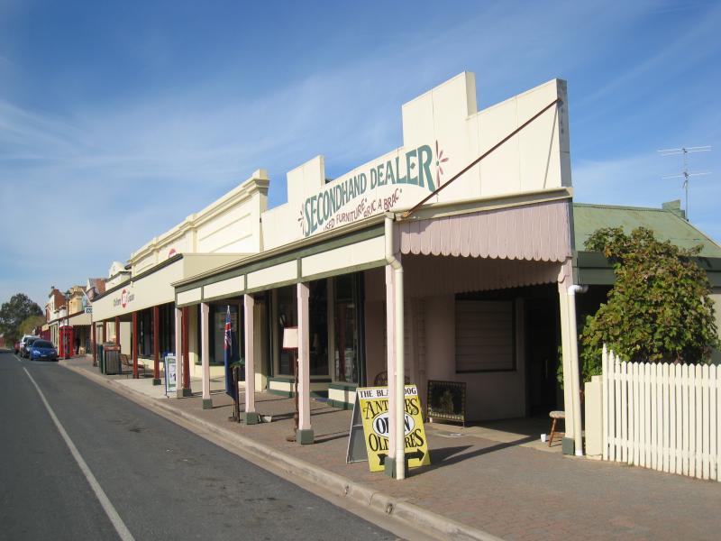 Chiltern photos Travel Victoria & visitor guide