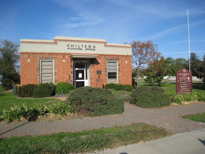Chiltern - Main Street between High Street / Crawford Street and Reid Street: Chiltern Community Centre (former municipal offices), corner Main St and Crawford St
