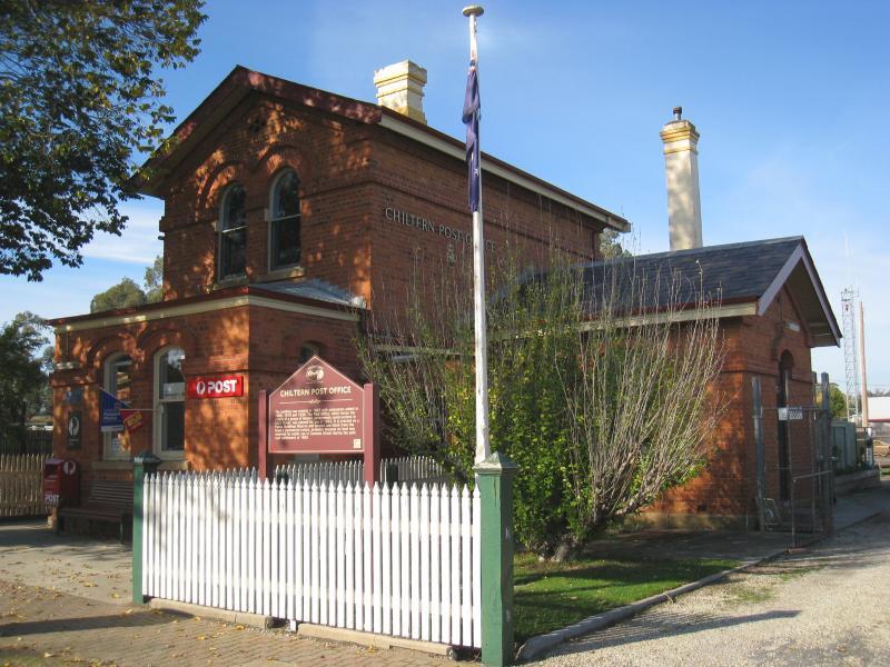 Chiltern - Main Street between High Street / Crawford Street and Reid Street: Chiltern post office