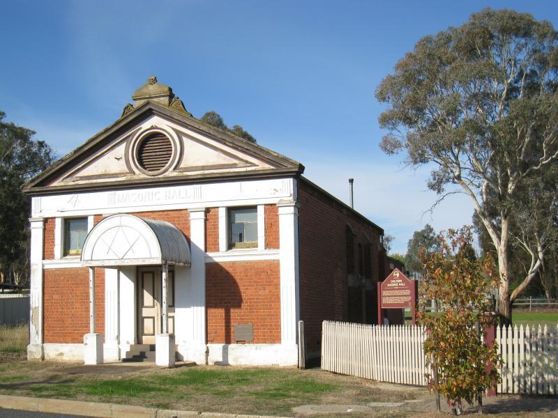 Chiltern - Main Street between High Street / Crawford Street and Reid Street: Masonic hall