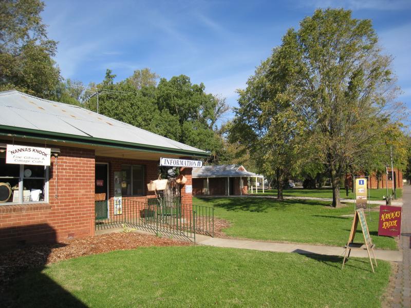 Chiltern - Main Street south of Conness Street: Information centre just south of Conness St