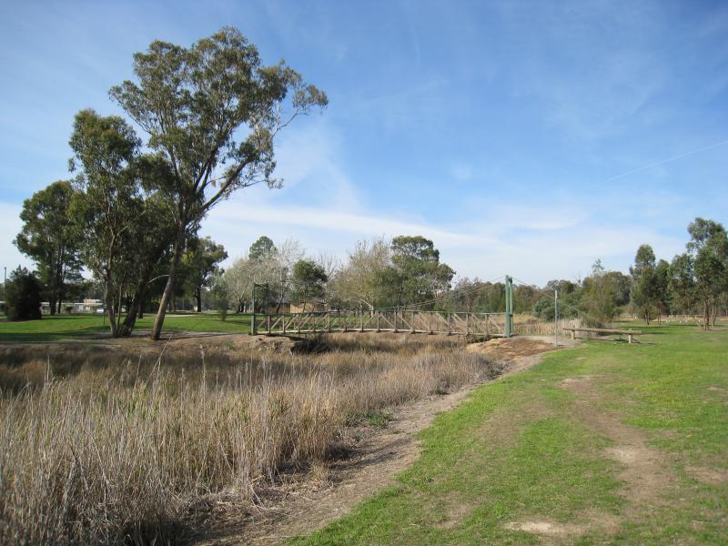 Chiltern - Lake Anderson and surrounding parkland: View east along southern side of lake