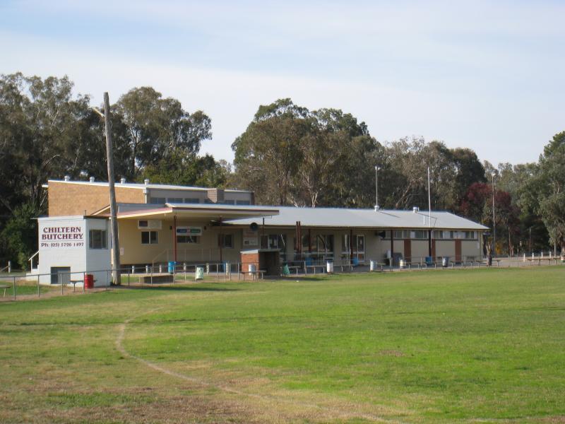 Chiltern - Lake Anderson and surrounding parkland: Pavillion at sports oval