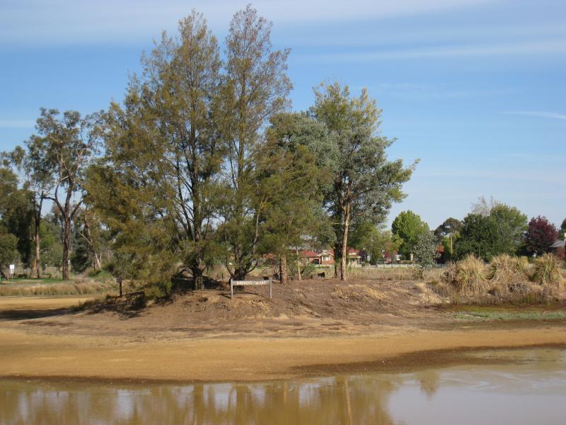 Chiltern - Lake Anderson and surrounding parkland: View of Kirkwood Island from northern side of lake