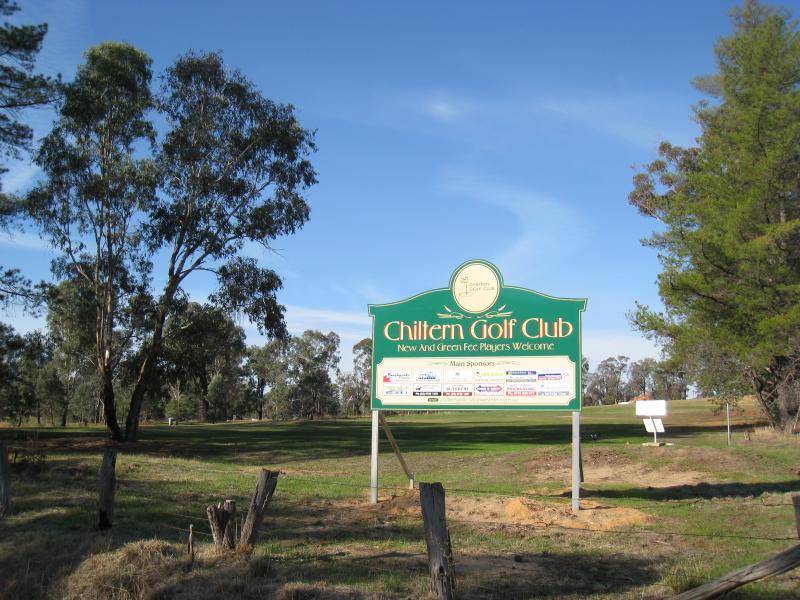 Chiltern - Howlong Road, north end of town: Golf club, corner Howlong Rd and North Rd