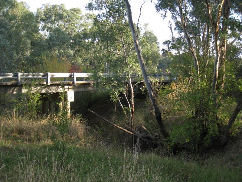 Chiltern - Black Dog Creek, Bridge Street: Black Dog Creek at Dillons Bridge