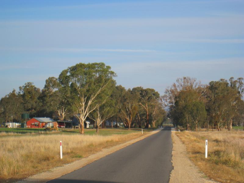 Chiltern photos Travel Victoria & visitor guide