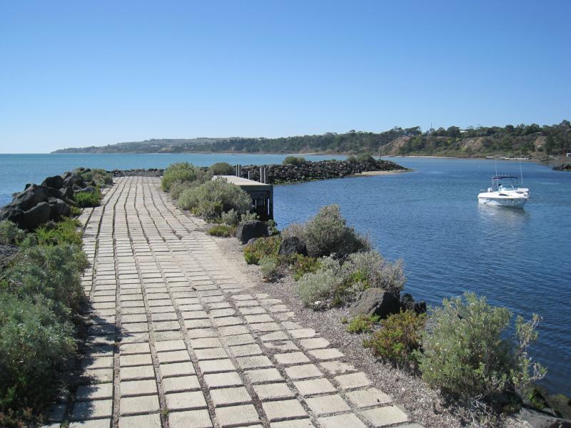 Clifton Springs - Clifton Springs Boat Harbour: View east along harbour breakwater