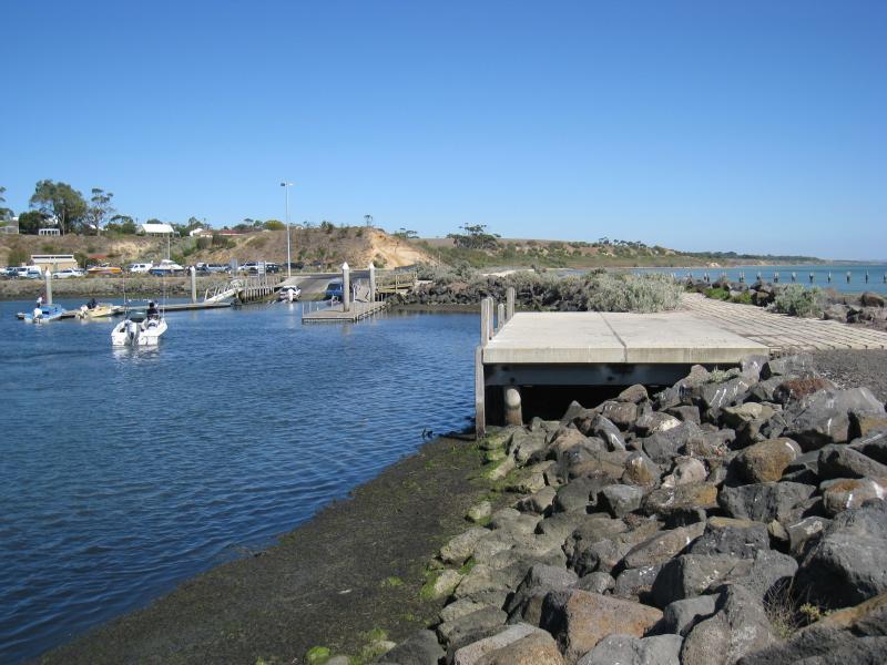 Clifton Springs - Clifton Springs Boat Harbour: View west along harbour breakwater towards boat ramp