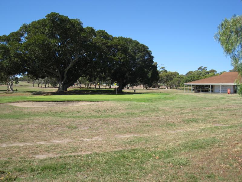 Clifton Springs - Golf club and bowling club, Springs Street - Putting green at golf course