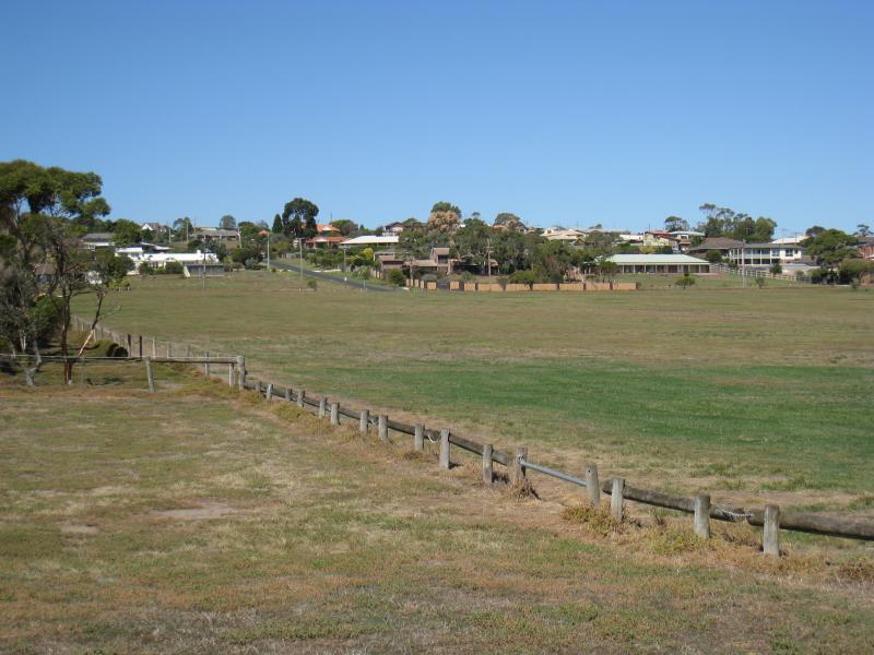 Clifton Springs - Coastline around Beacon Point, northern end of Beacon Point Road: View south-east through reserve at car park towards High Ridge Dr