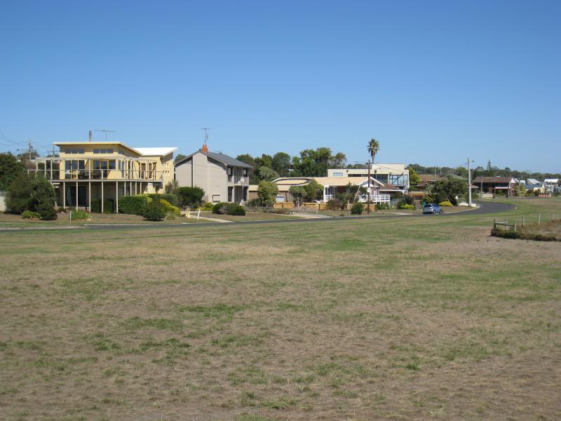 Clifton Springs - Coastline around Beacon Point, northern end of Beacon Point Road: View south-west along foreshore reserve near junction of Edgewater Dr and Beacon Point Rd