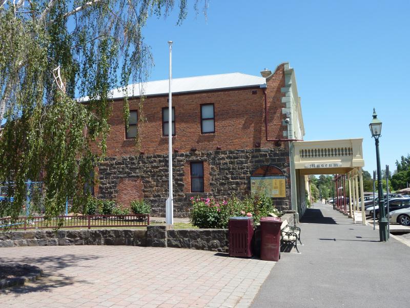 Clunes - Shops and commercial centre, Fraser Street between Service Street and Templeton Street: View west along Fraser St at Collins Place
