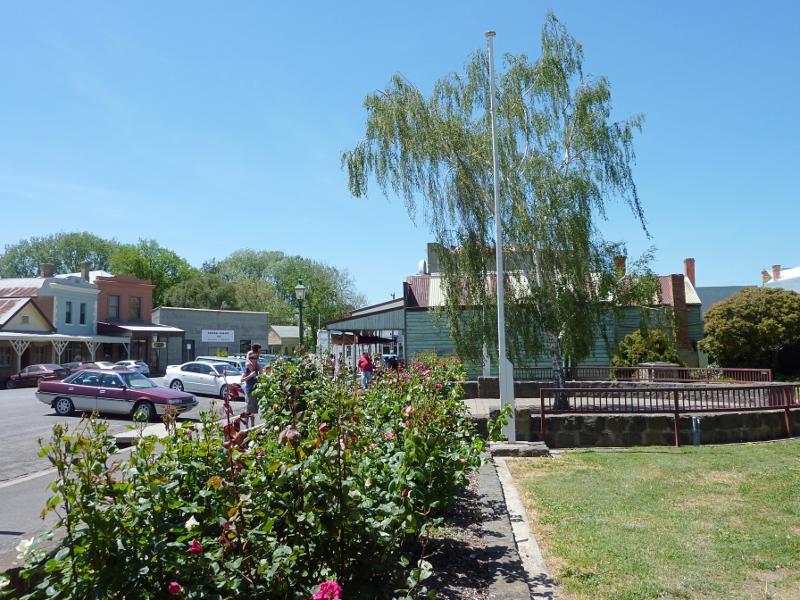 Clunes - Shops and commercial centre, Fraser Street between Service Street and Templeton Street: View east along Fraser St at Collins Place