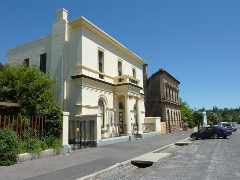 Clunes - Shops and commercial centre, Fraser Street between Service Street and Templeton Street: View west along Fraser St towards Clunes RSL