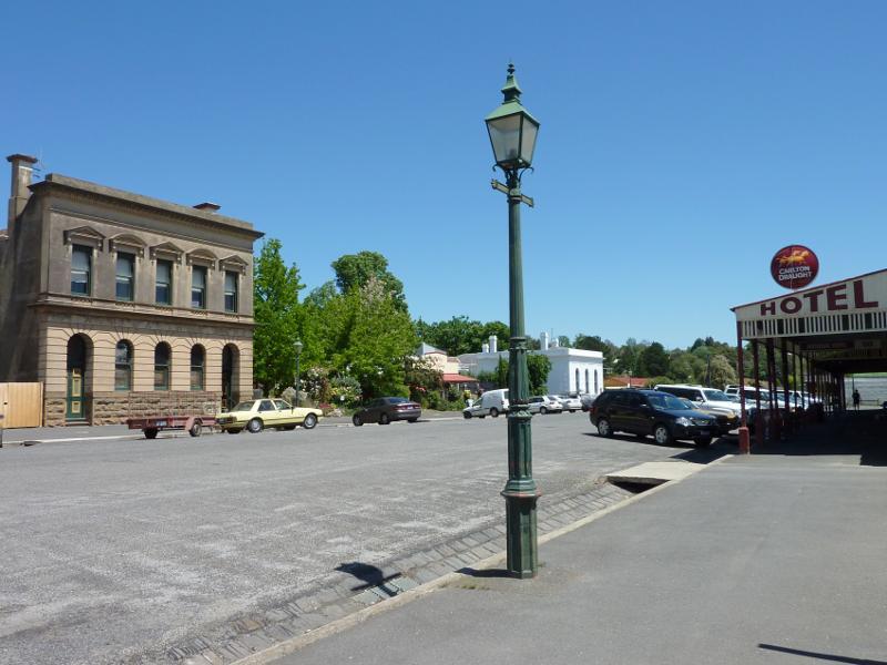 Clunes - Shops and commercial centre, Fraser Street between Service Street and Templeton Street: View west along Fraser St