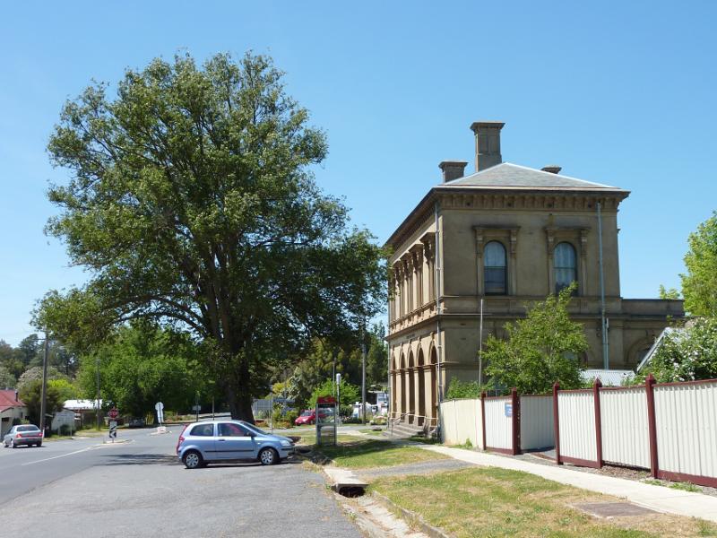 Clunes - Bailey Street: View east along Bailey St towards old post office and Service St