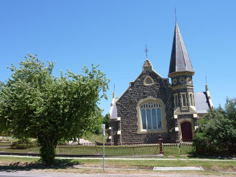 Clunes - Service Street: Uniting Church, Service St south of Bailey St