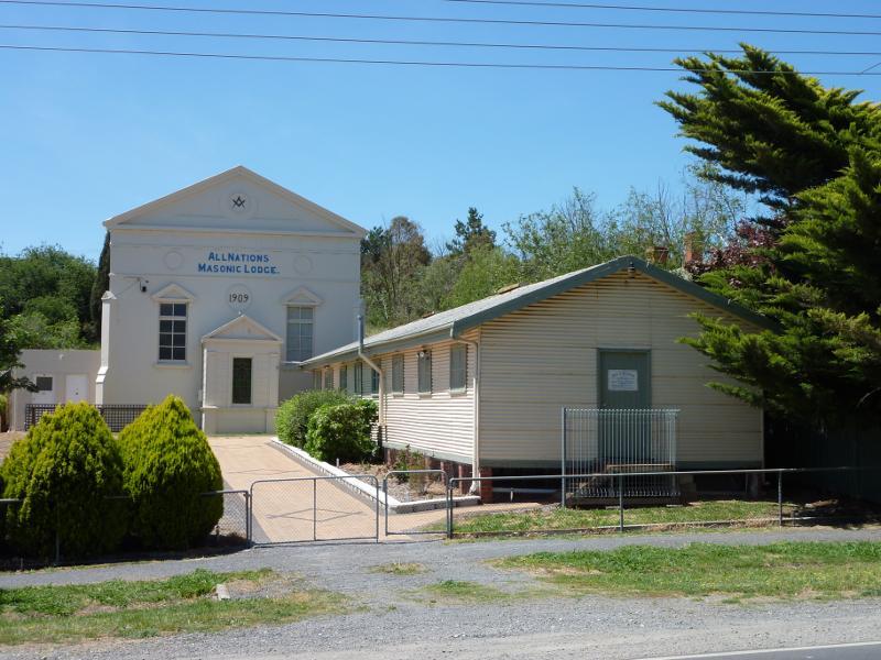 Clunes - Service Street: All Nations Masonic Lodge, Service St south of Hill St