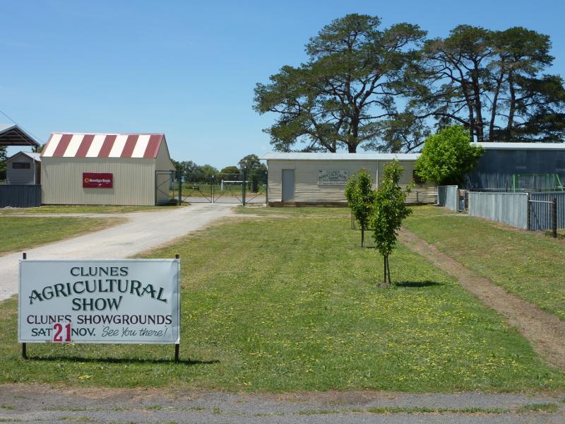 Clunes - Service Street: Entrance to Clunes Showgrounds, Service St at Victoria St