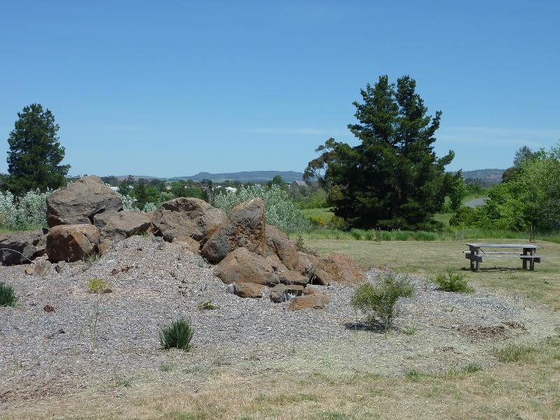 Clunes - Esmond Park, Scenic Drive: Picnic area on corner of Scenic Dr and Angus St