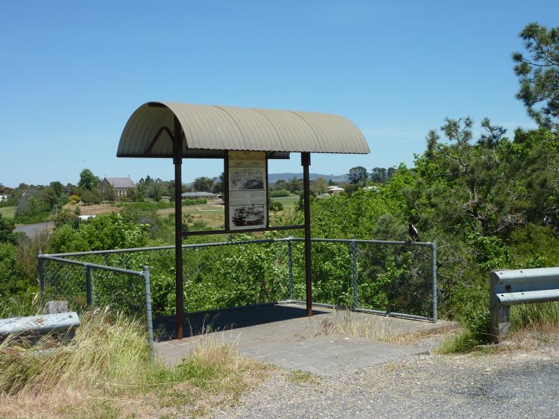 Clunes - Esmond Park, Scenic Drive: The lookout on Scenic Dr