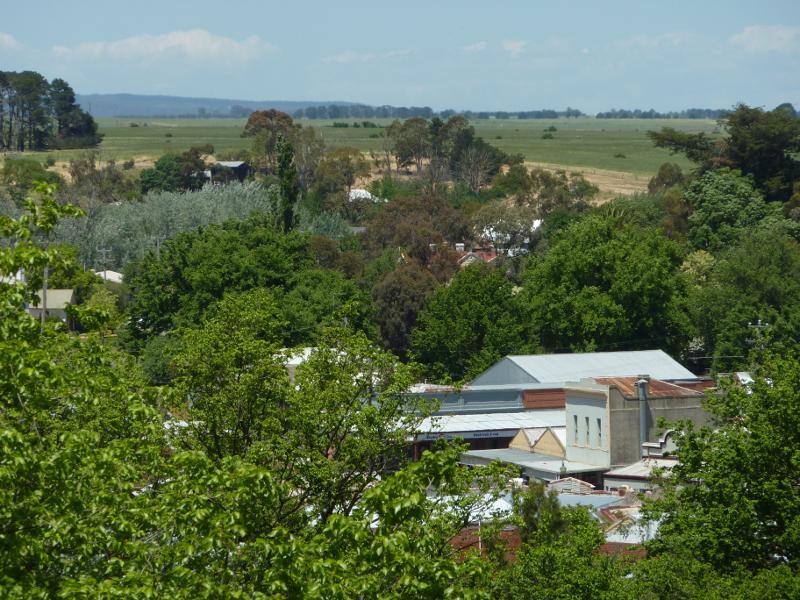 Clunes - Esmond Park, Scenic Drive: South-easterly view from lookout towards junction of Fraser St and Service St