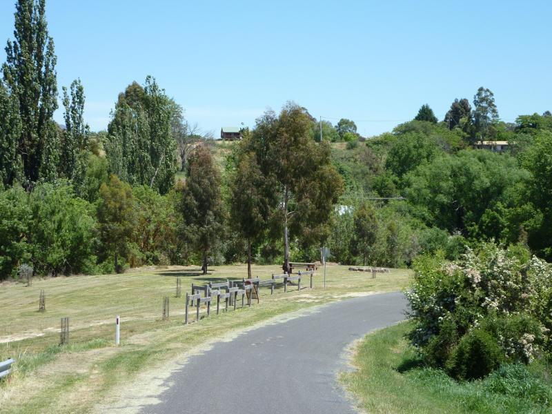 Clunes - Esmond Park, Scenic Drive: View south-west along Scenic Dr towards Creswick Creek