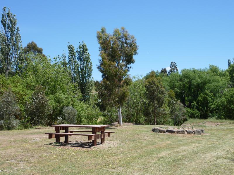 Clunes - Esmond Park, Scenic Drive: Picnic area near Creswick Creek