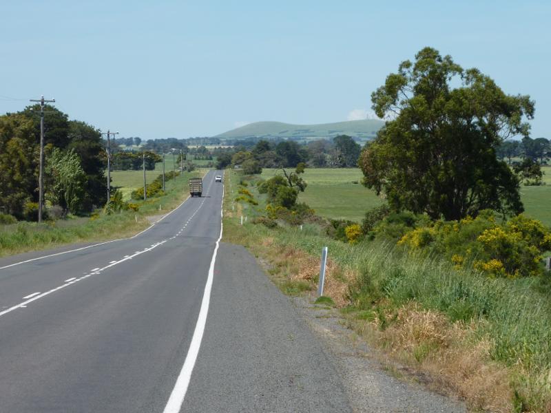 Clunes - Ballarat-Maryborough Road, south of Clunes: View south along Ballarat-Maryborough Rd near Two Mile Hill