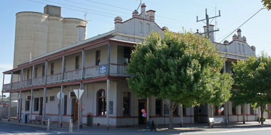 Grand Central Hotel, Cobram