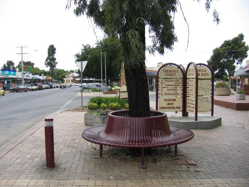 Cobram - Commercial centre and shops - View north-east along Punt Rd towards Bank St