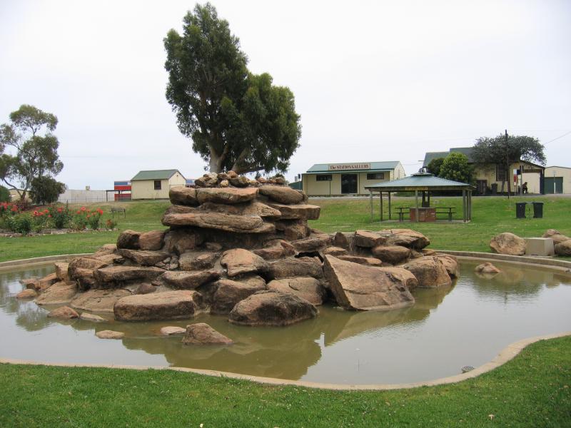 Cobram - Old railway station and adjacent gardens, Punt Road: Fountain, gardens in front of old railway station