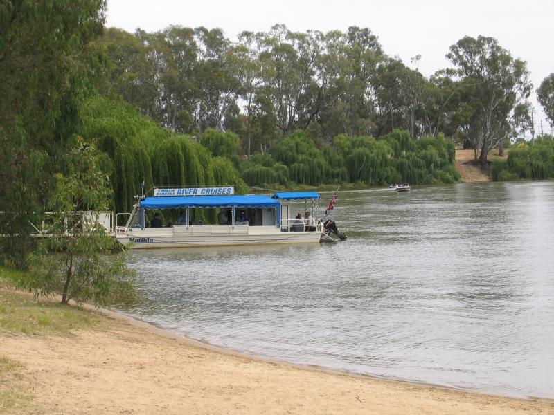Cobram - Thompsons Beach at Kennedy Park: View west along Murray River towards boat ramp