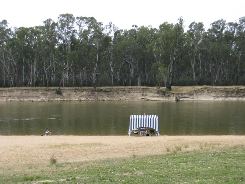 Cobram - Thompsons Beach at Kennedy Park: Beach