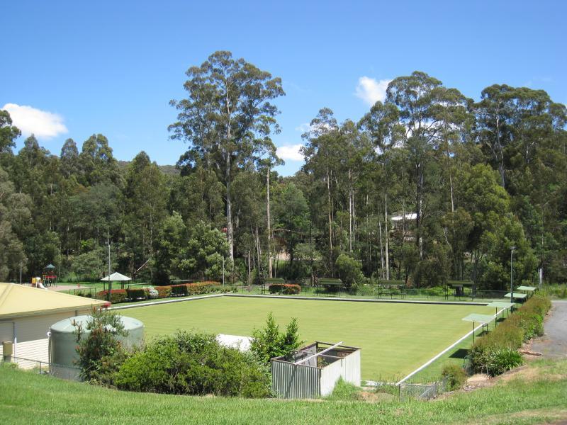 Cockatoo - Recreation reserve and surroundings, McBride Street and Pakenham Road - Bowling club