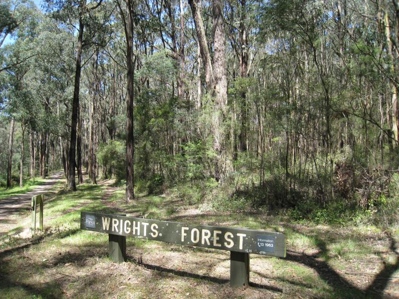 Cockatoo - Wright Forest - Access to forest from southern end of Wright Rd