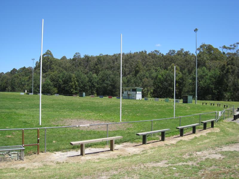 Cockatoo - Mountain Road Recreation Reserve: Football oval
