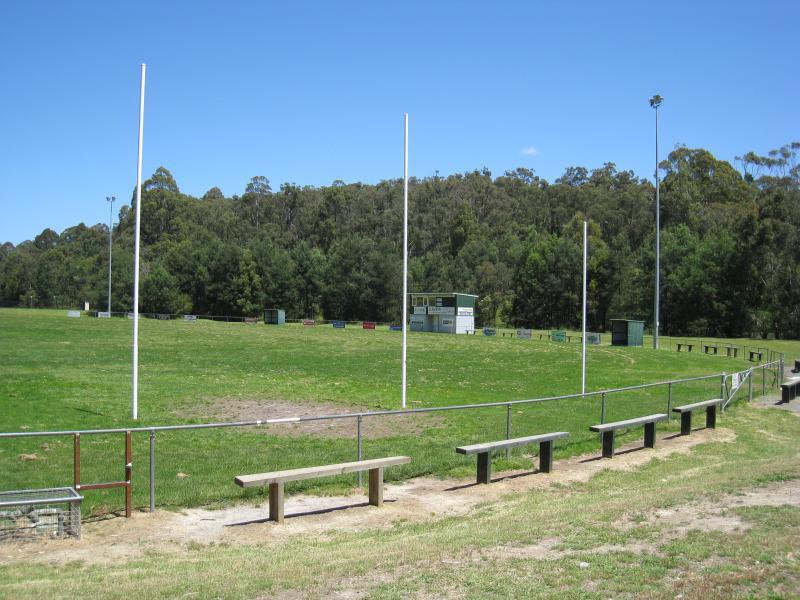 Cockatoo - Mountain Road Recreation Reserve - Football oval