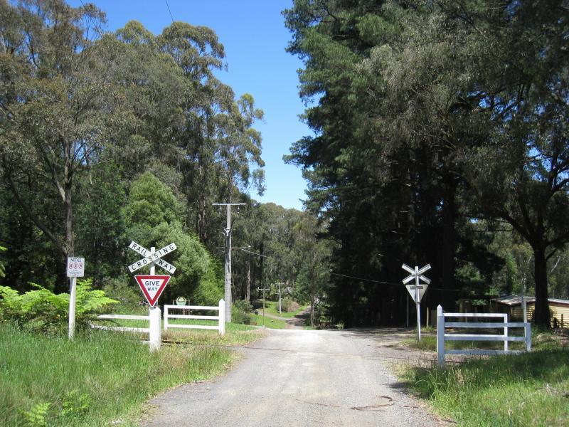 Cockatoo - Gembrook Road, east of town centre: View south along Doonaha Rd towards railway crossing