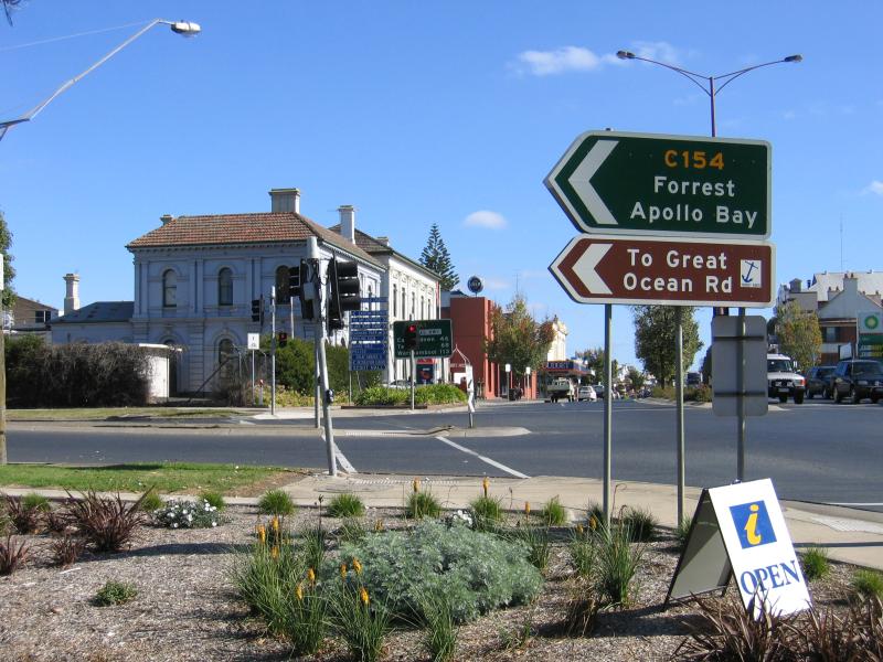 Colac photos - Travel Victoria: accommodation & visitor guide